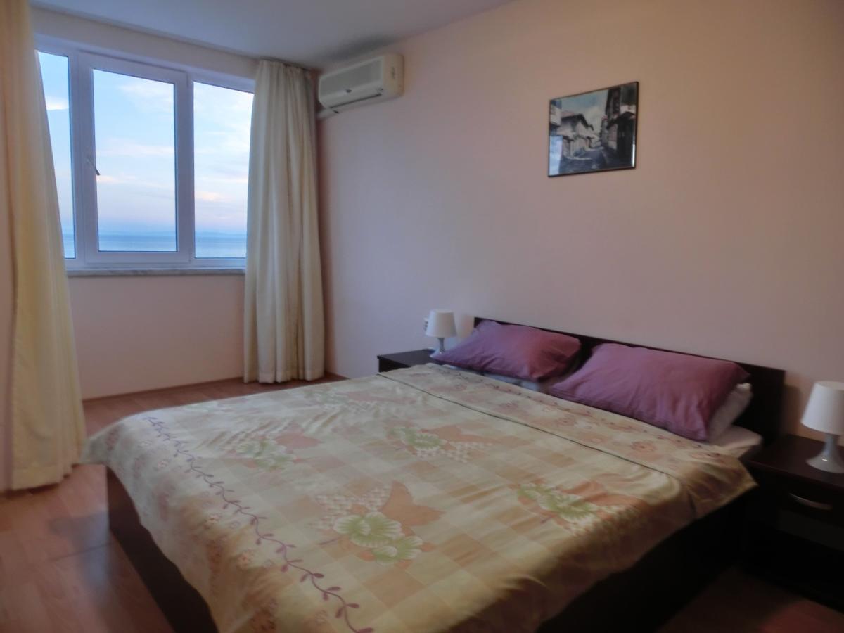 Sea View Crown Apartment On Complex With Pools And Beach, Sveti Vlas Bagian luar foto