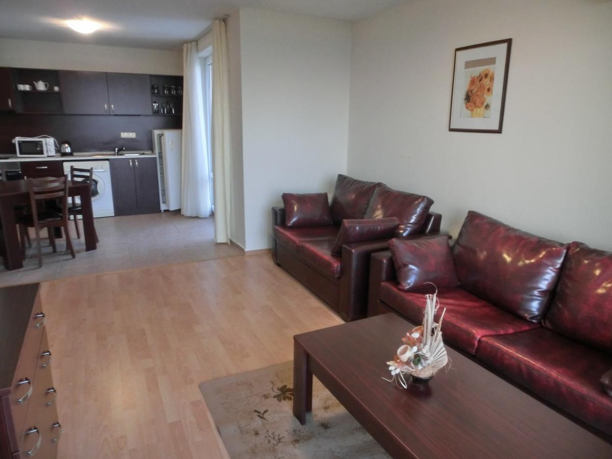 Sea View Crown Apartment On Complex With Pools And Beach, Sveti Vlas Bagian luar foto